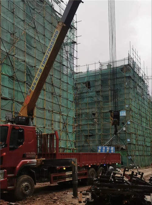 龙泉驿区“慢工细活”—— 吊车的 “微动控制” 技术