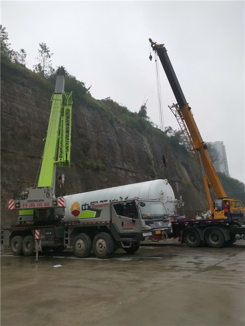 龙泉驿区“不怕风雨冻”—— 吊车的 “恶劣环境适应” 技术